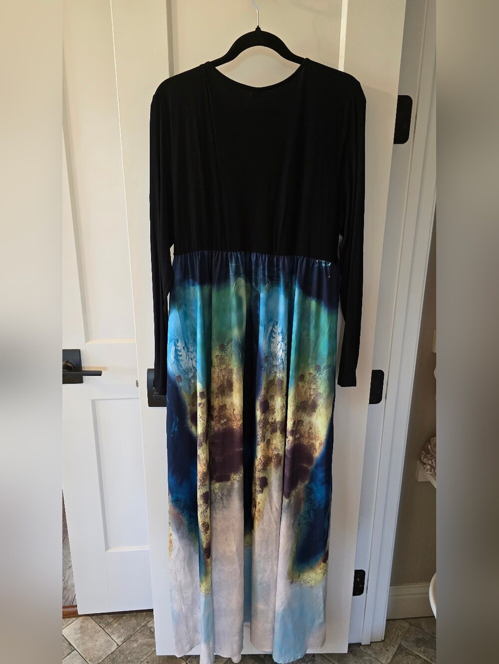 NWT Black & Blue Tie-Dye Maxi Dress - Elegant V-Neck With Self Sash Belt Size XL - Picture 7 of 10